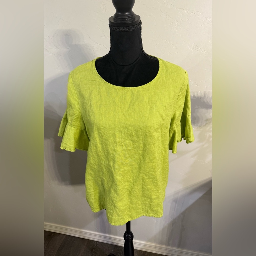 For Cynthia Green 100% Linen Top with Short Bell Sleeves. Size Large